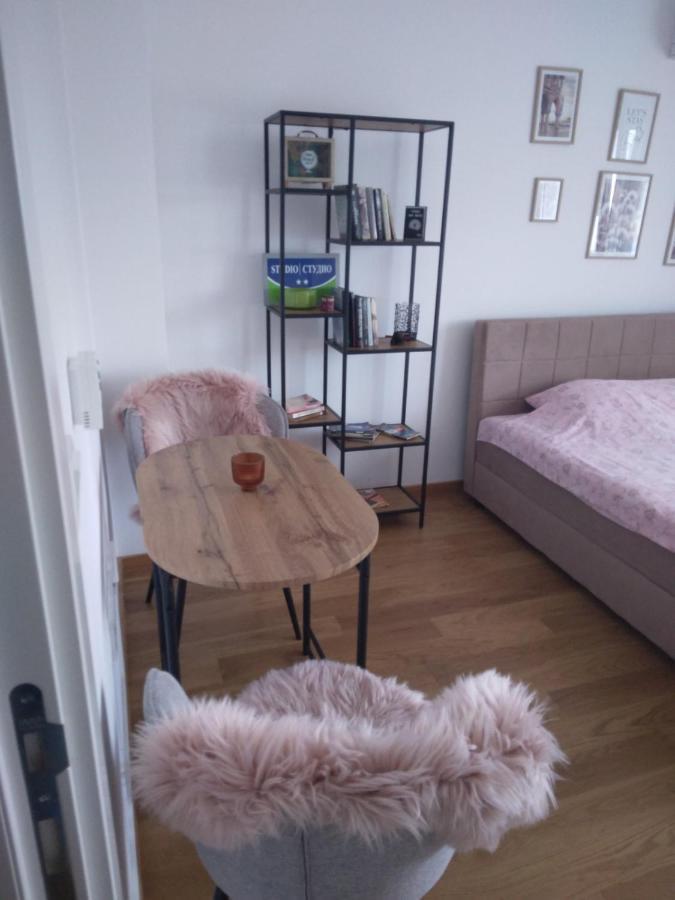 Studio Apartman Promenada SJJ Exterior foto